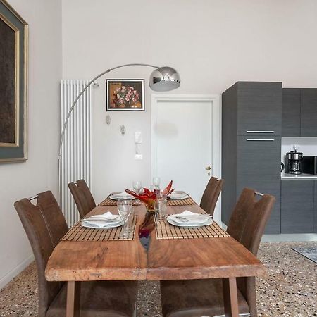 Apartment Ponte Raspi Canal View البندقية المظهر الخارجي الصورة