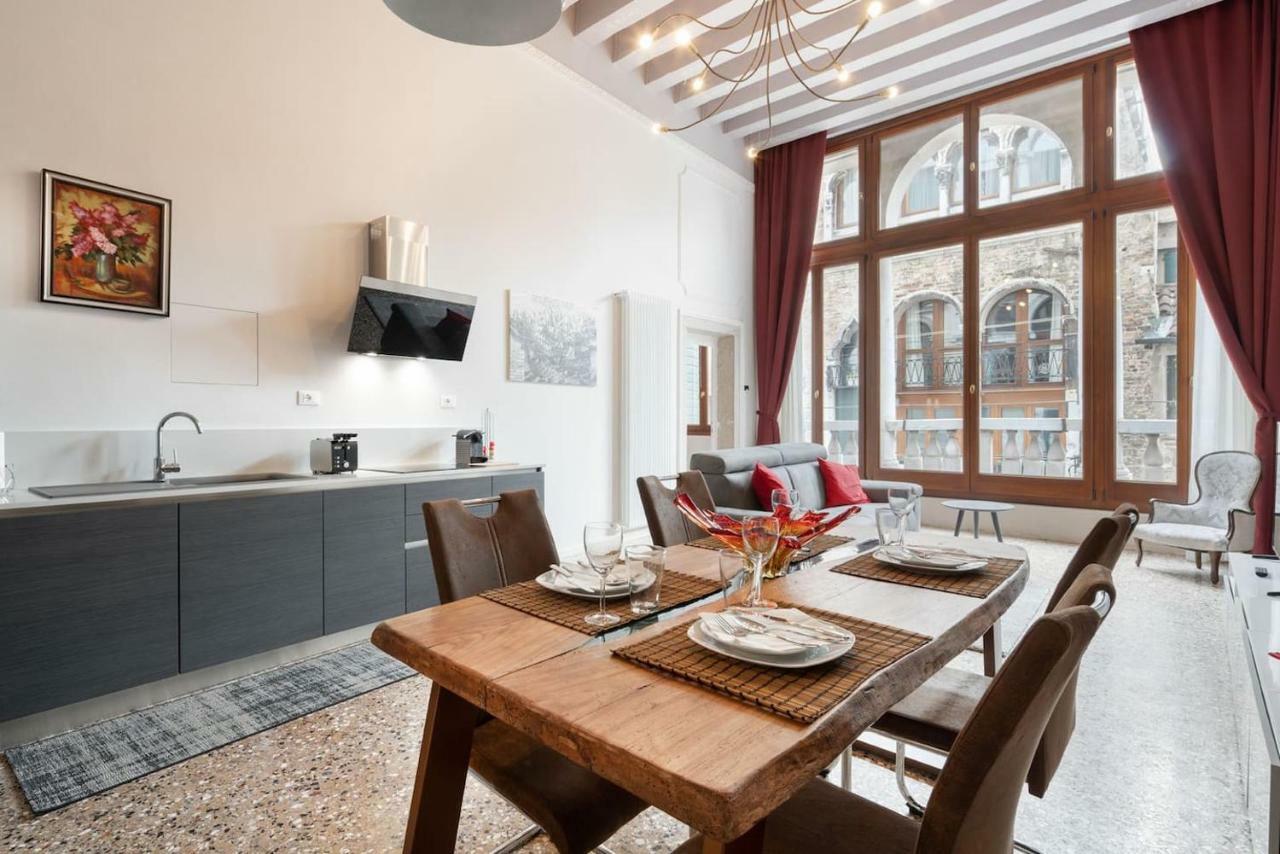 Apartment Ponte Raspi Canal View البندقية المظهر الخارجي الصورة
