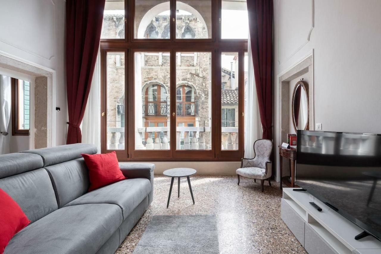 Apartment Ponte Raspi Canal View البندقية المظهر الخارجي الصورة