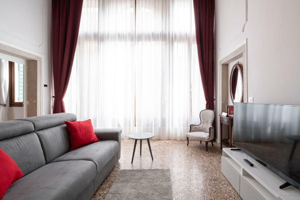 Apartment Ponte Raspi Canal View البندقية المظهر الخارجي الصورة